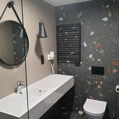 - Bialaperla 西恩纳